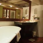 Logis Les Pages Отель Люневиль