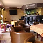 Logis Les Pages Отель