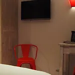 Logis Les Pages Отель Люневиль