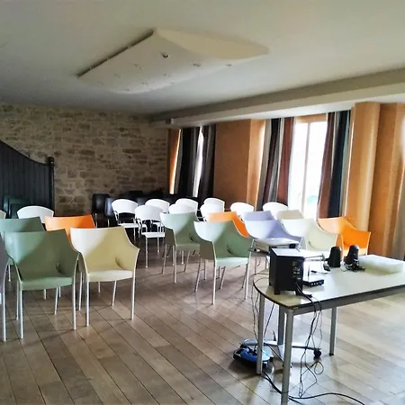 Logis Les Pages Hotell Lunéville