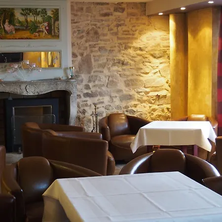 Hotel Logis Les Pages 3*