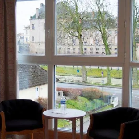 Logis Les Pages Hotell