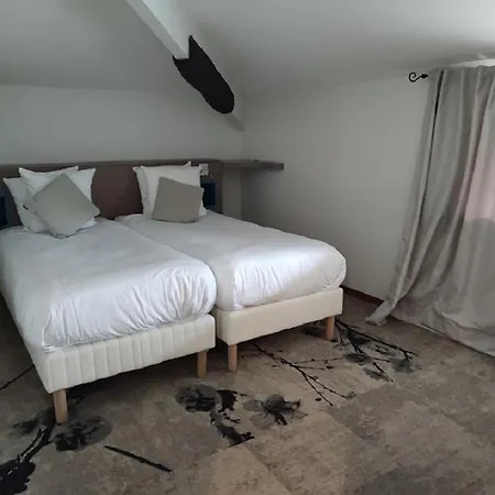 Logis Les Pages Hotell Lunéville