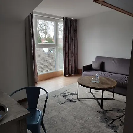 Hotell Logis Les Pages Lunéville