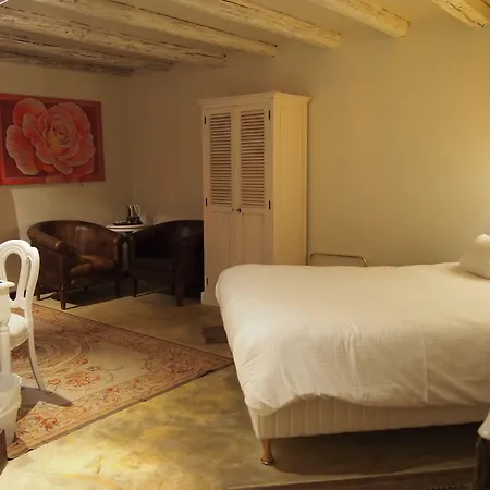 Logis Les Pages Hotel 3*