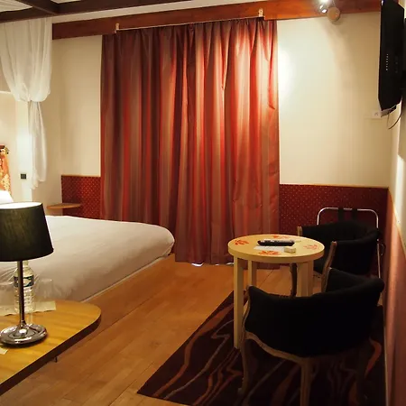 Logis Les Pages Hotel Luneville