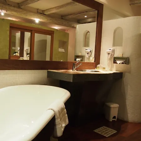 Logis Les Pages Hotell Lunéville