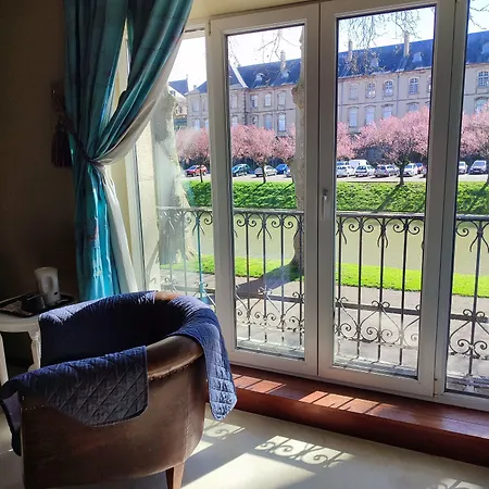 Logis Les Pages Hotell