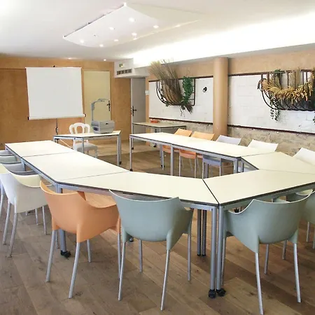 Hotell Logis Les Pages 3*