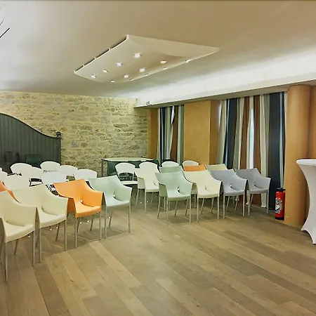 Hotel Logis Les Pages