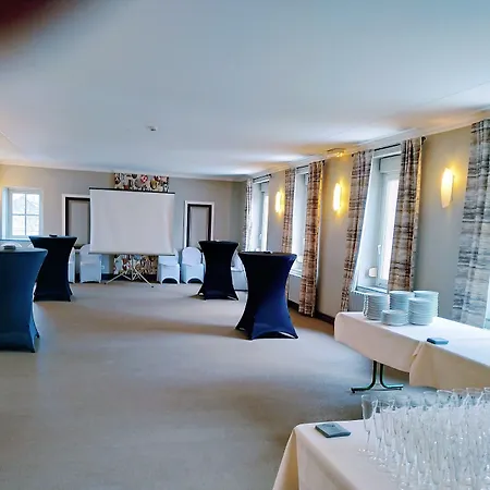 Hotel Logis Les Pages 3*