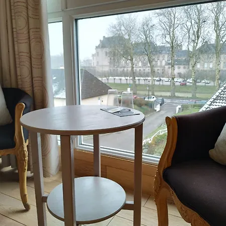 Logis Les Pages Hotel 3*