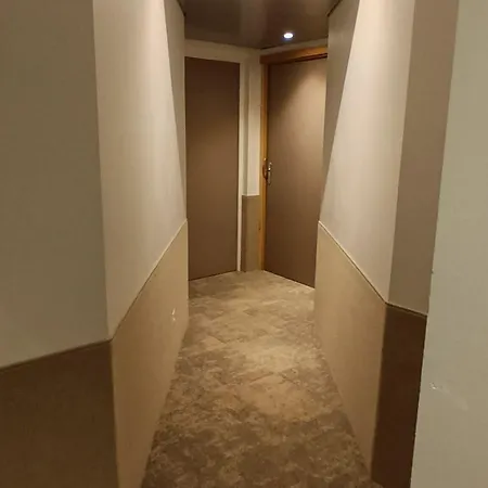 Logis Les Pages Hotell
