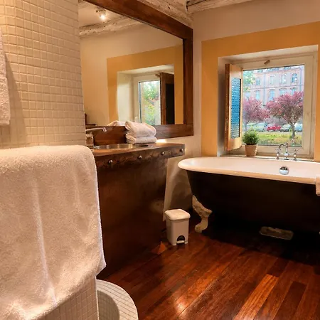 Logis Les Pages Hotel 3*