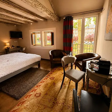 Hotel Logis Les Pages