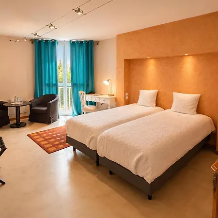 Logis Les Pages Hotel