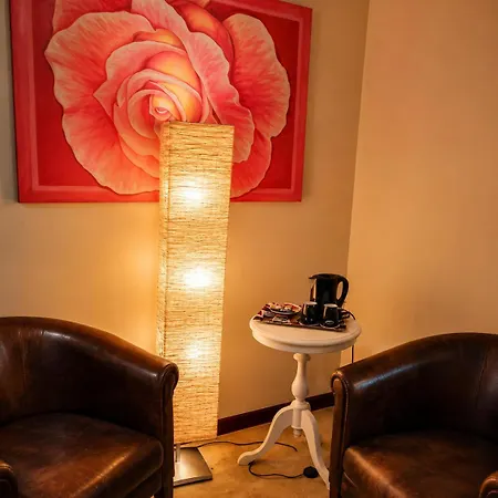 Logis Les Pages Hotel 3*