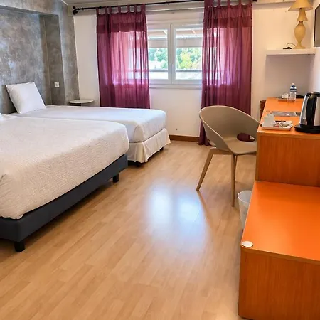 Hotel Logis Les Pages