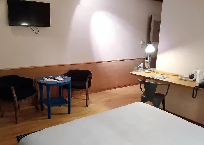 Logis Les Pages Люневиль