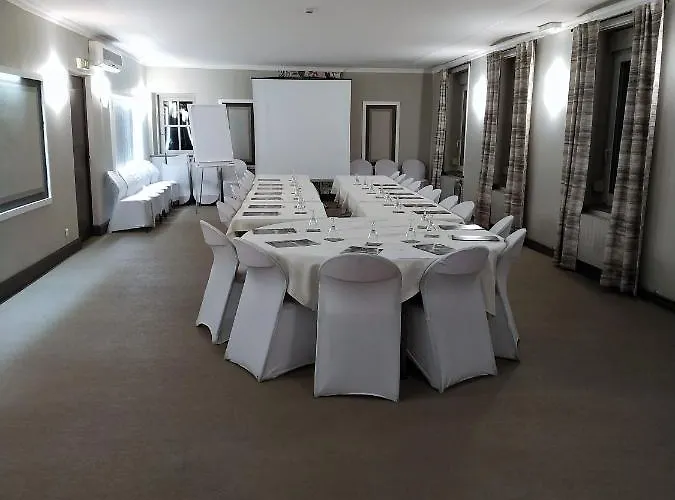 Logis Les Pages Люневиль