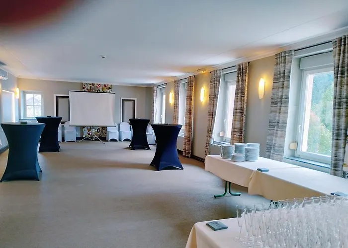 Отель Logis Les Pages Люневиль