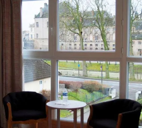 Logis Les Pages Отель