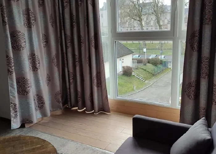 Отель Logis Les Pages 3*