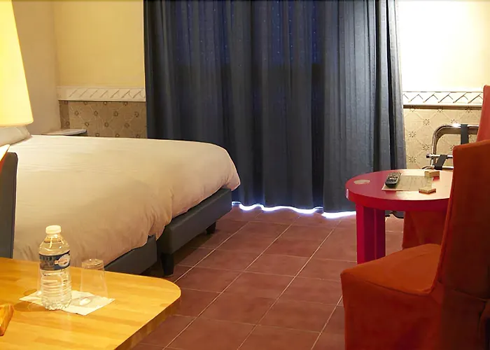 Logis Les Pages Отель