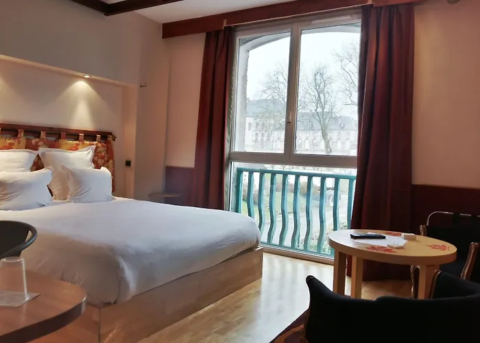 Отель Logis Les Pages Люневиль