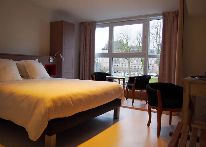 Logis Les Pages Отель 3*