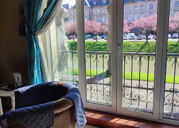 Logis Les Pages Отель