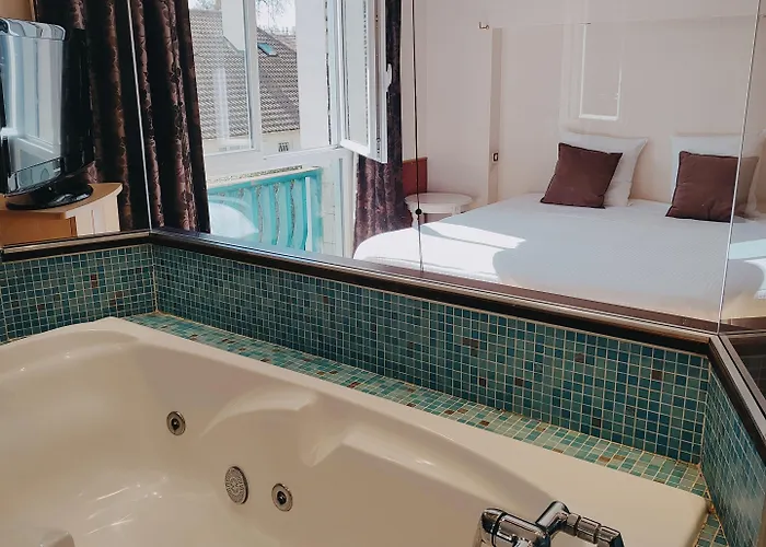 Отель Logis Les Pages Люневиль