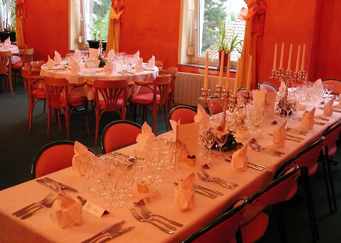 Logis Les Pages Люневиль