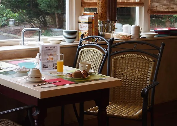 Отель Logis Les Pages Люневиль