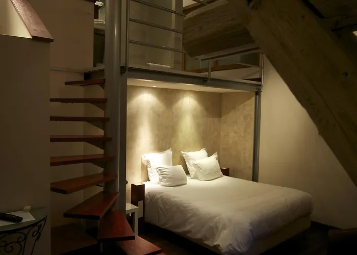 Logis Les Pages Отель 3*